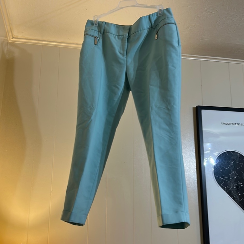 Chaus new york, size 6, light blue